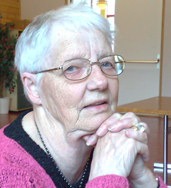 Ut med salmeboka og inn med kortstokk i skolen