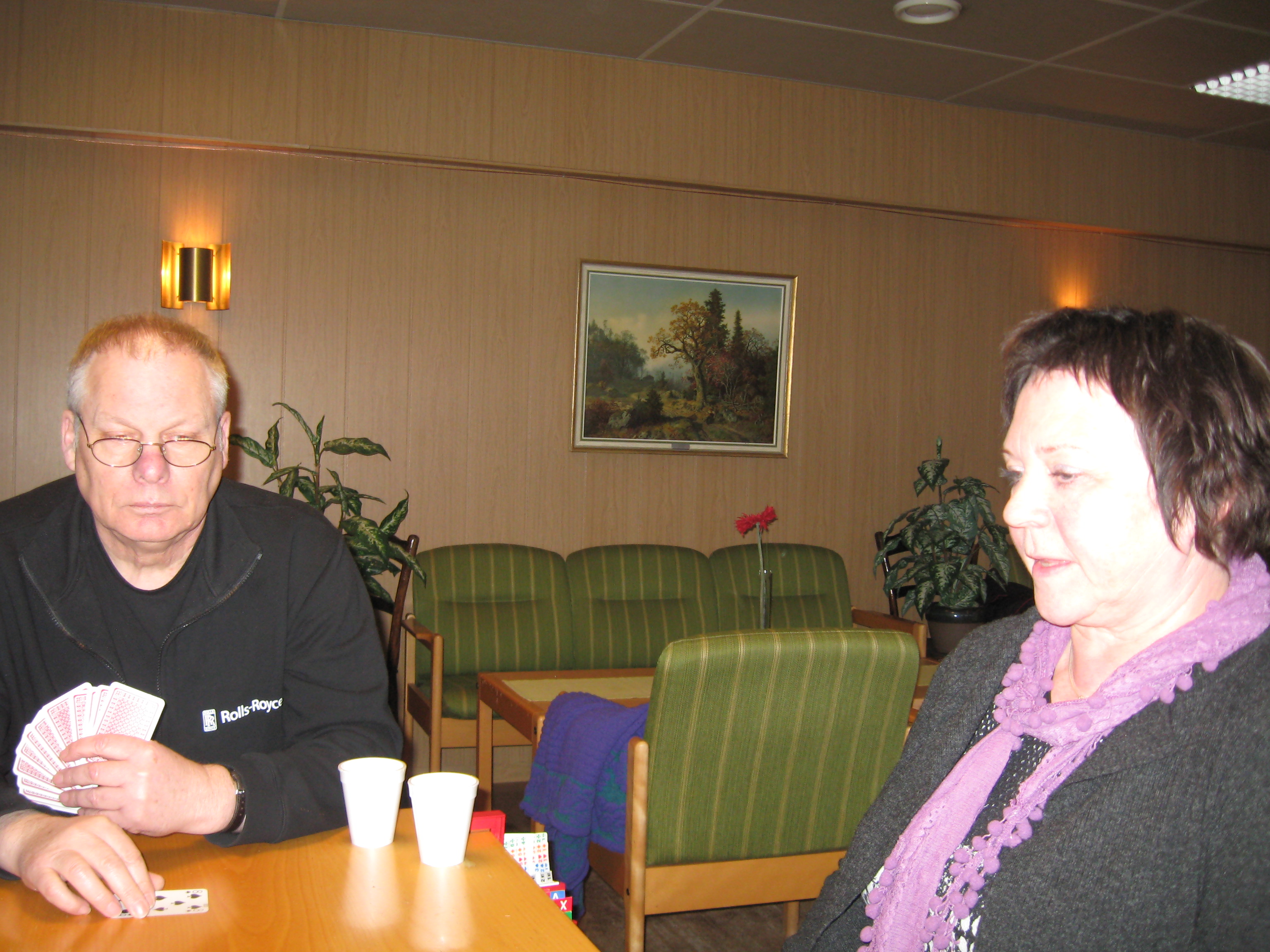 En ny bridge kveld med 3 Bord  Harald Hansen og Tor Standal nr 1